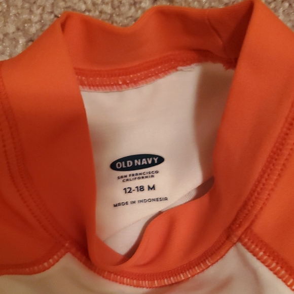 Old navy baby boy swim shirt - Picture 2 of 2